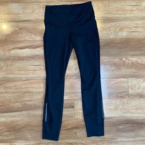 7/8 Lululemon Size 4 Black Leggings